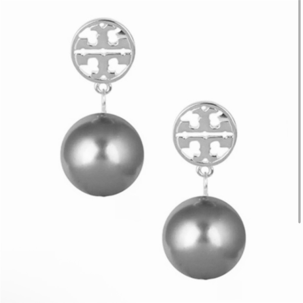NEW Tory Burch Silver and Gray Pearl Drop Earrings - Picture 7 of 7